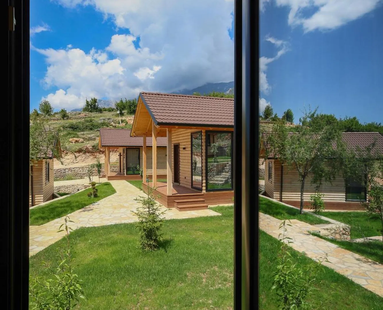 Hotel Bujtina Kapinova Berat 0*,  Albanien